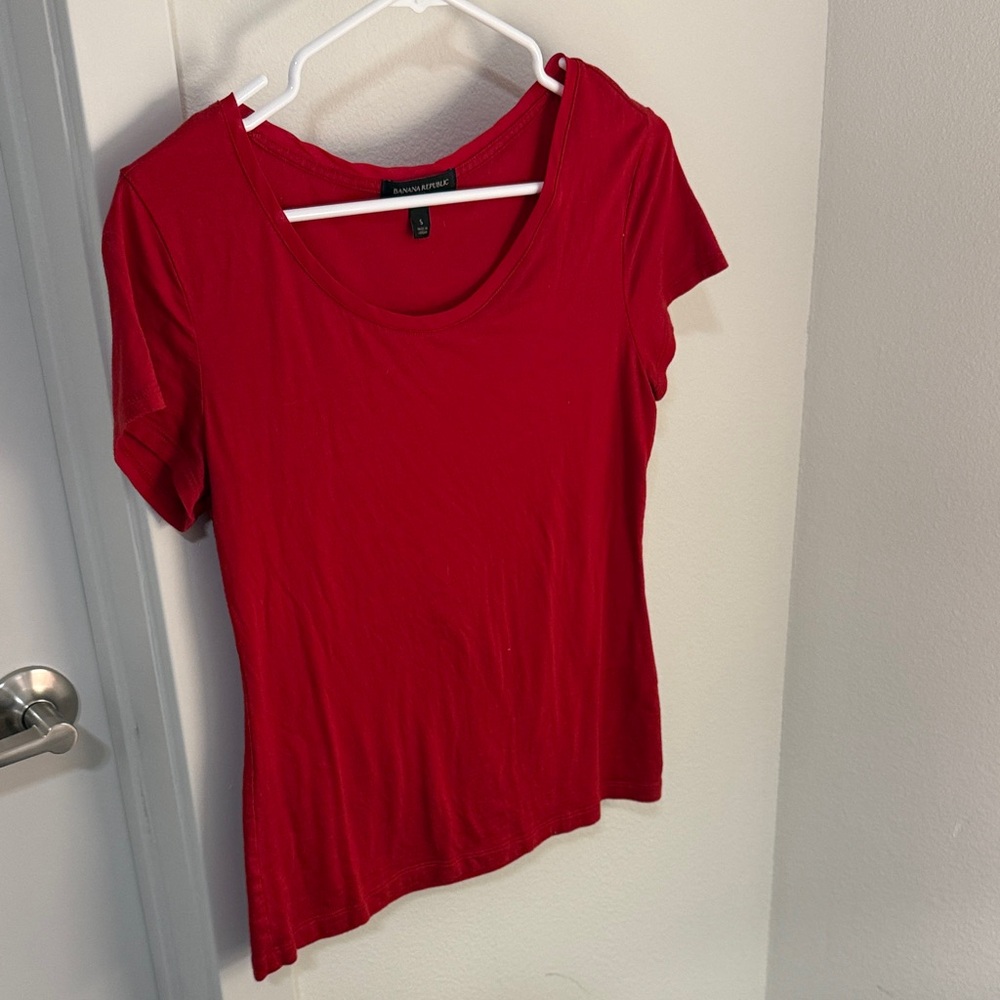 Banana Republic Vibrant Red Short Sleeve Tee - Luxe Touch
